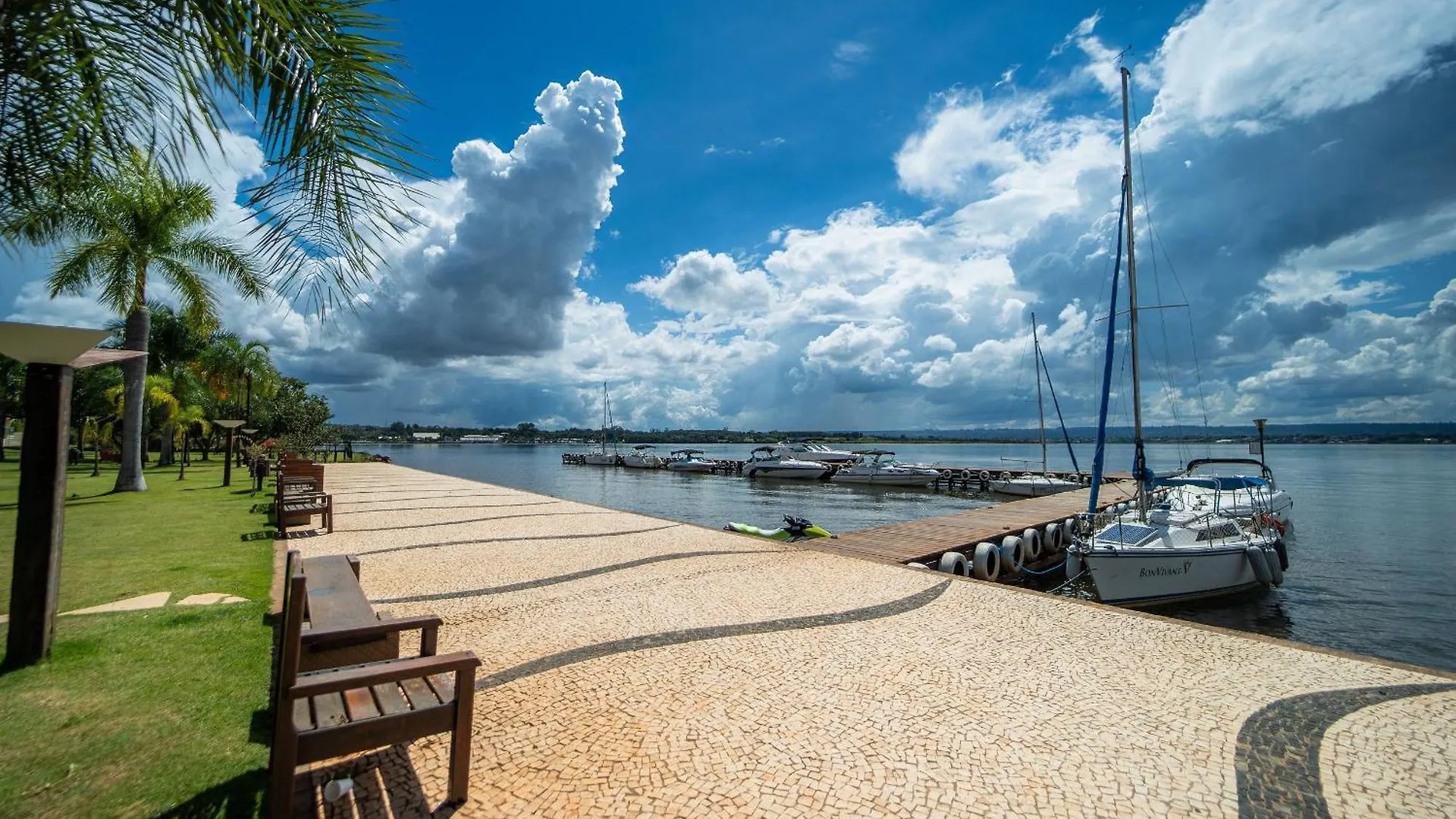 Life Resort Beira Lago Prox A Esplanada Brasília