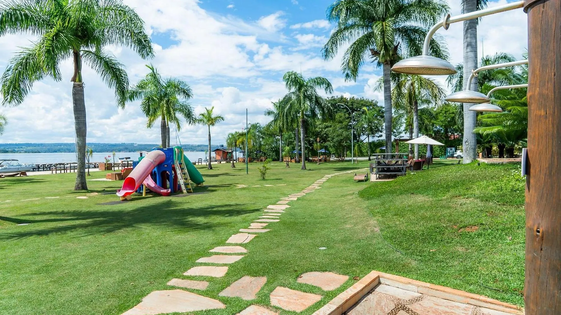 Life Resort Beira Lago Prox A Esplanada Brasilia Brazil